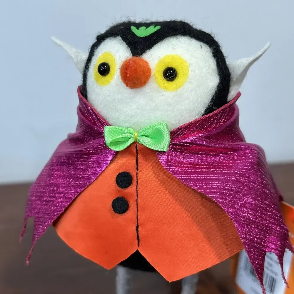 2025 Hyde and EEK! Featherly Friends CHARMER Vampire Halloween Bird Figurine NEW